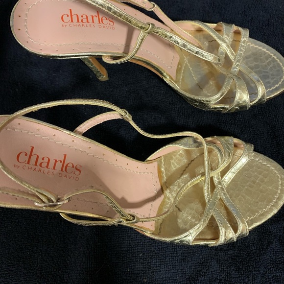 Charles by Charles David gold heels size 7 1/2 - Picture 10 of 10